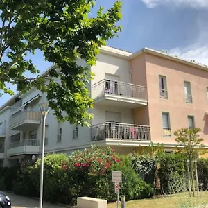 Cosy Studio Balcon Tennis Swiminng Pool Cavaillon